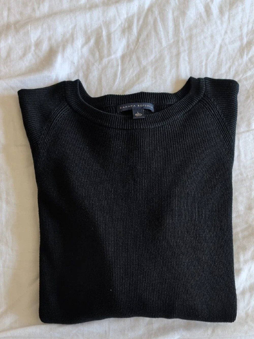 Banana Republic Men's Black Crewneck Sweater - Classic Knit